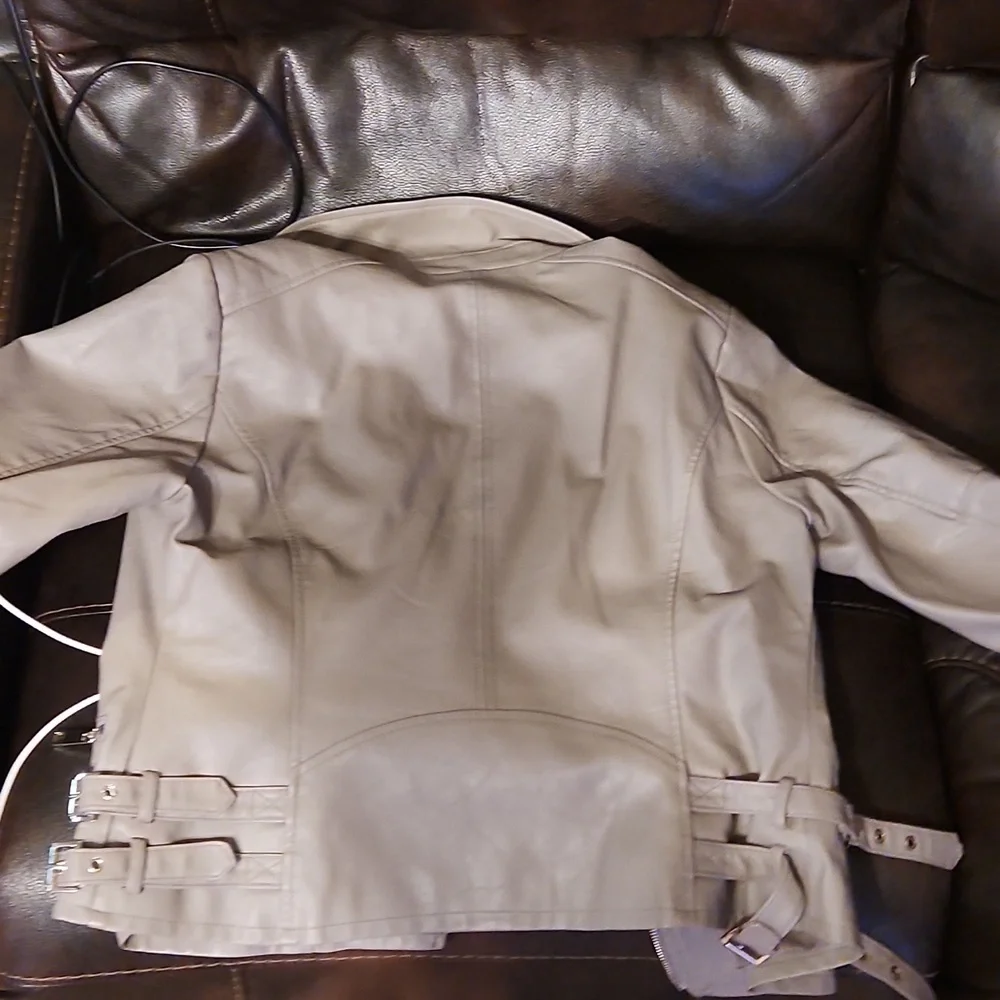 Gray jacket (Never worn) - Picture 3 of 5